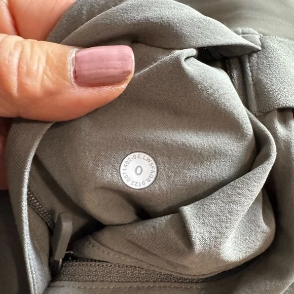 Lululemon pants - Picture 4 of 9